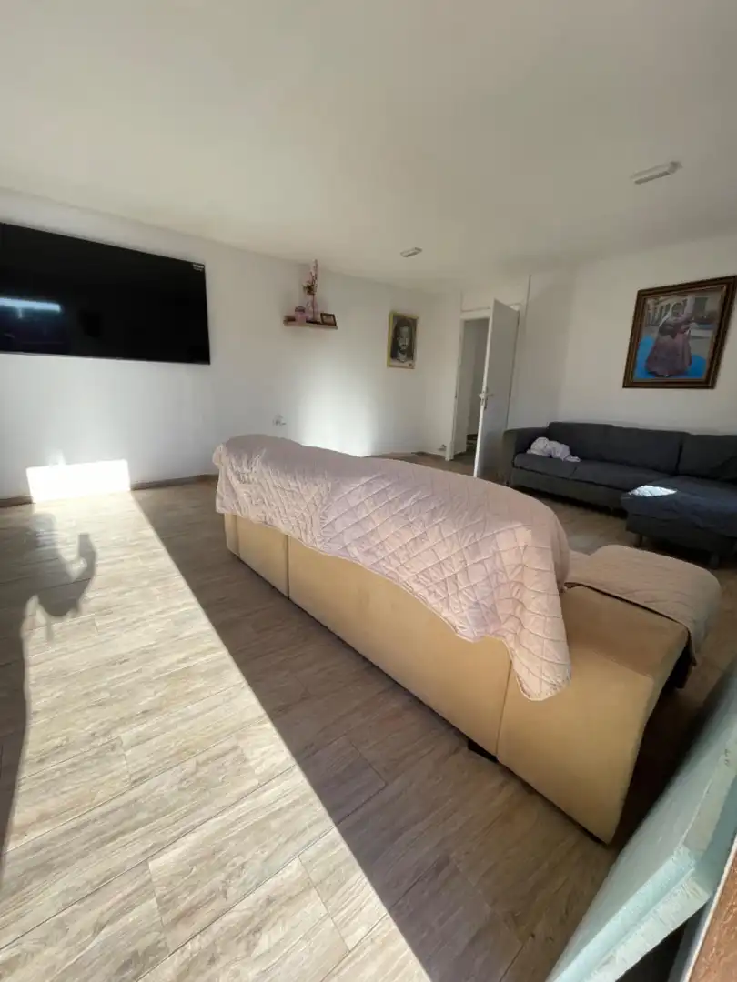 Houses for sale in Pedralba  with Air Conditioner, Swimming Pool and Alarm