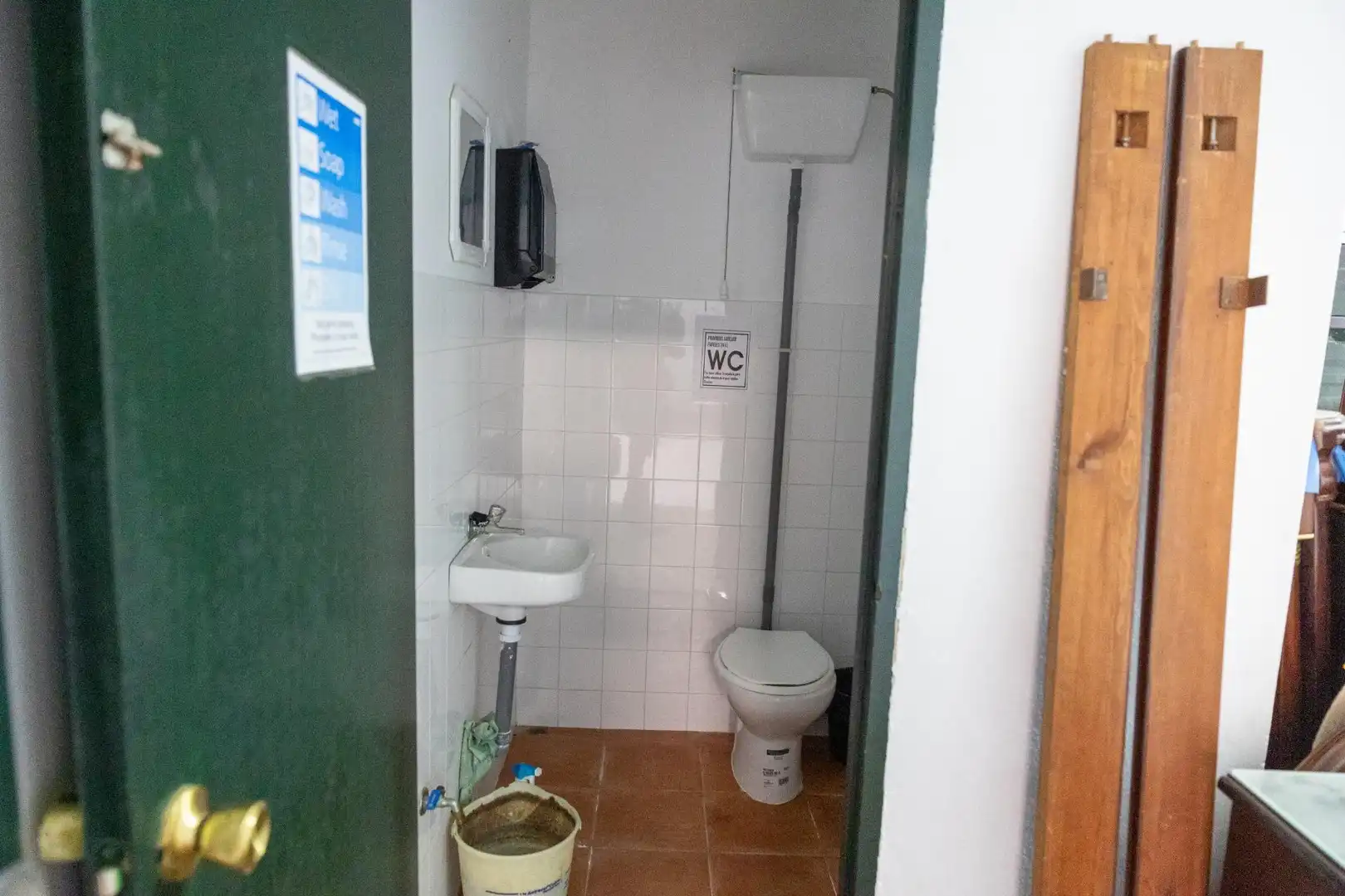 Baño de Nave industrial de alquiler en Chipiona