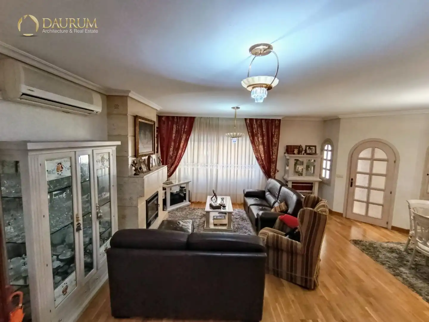 Casa con terraza en venta en CERVANTES, imagen 3