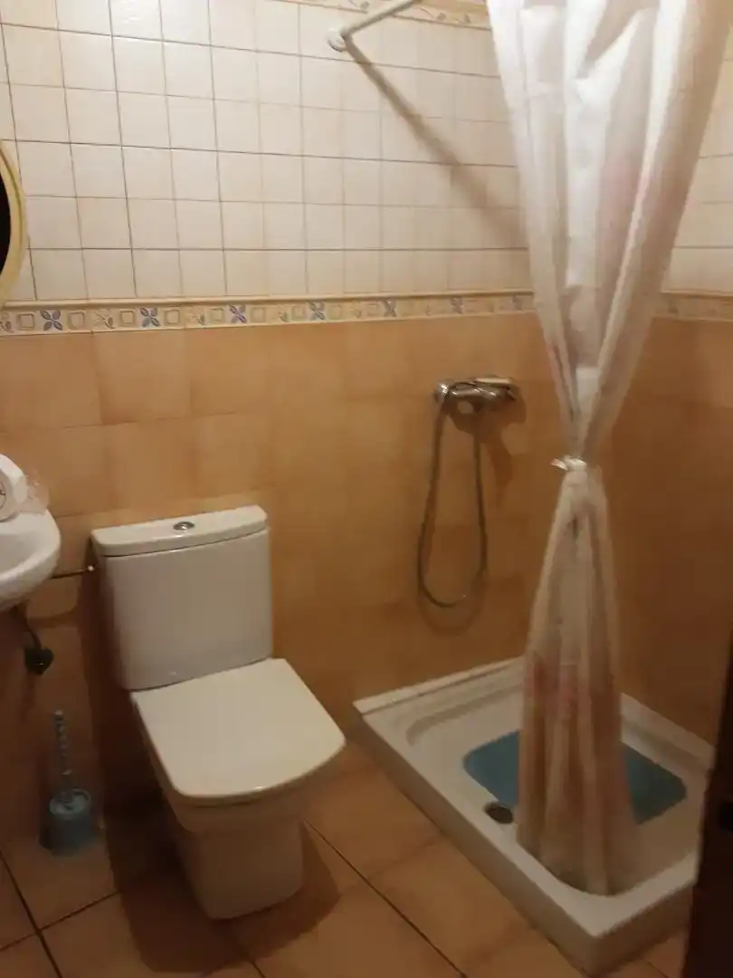Bany de Pis de lloguer en Sanaüja amb Moblat, Rentadora i Microones