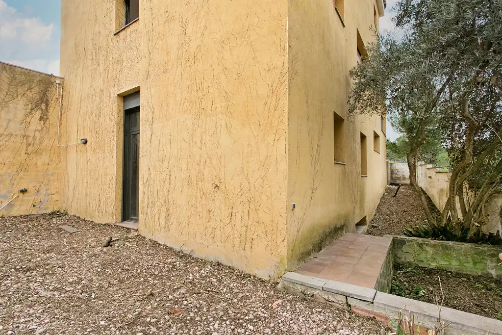 Vista exterior de Casa o xalet en venda en Cabrera d'Anoia amb Terrassa, Traster i Piscina