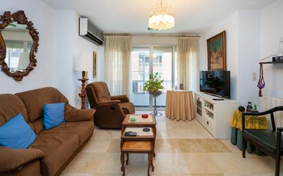 Living room of Flat for sale in  Granada Capital  with Air Conditioner, Heating and Terrace