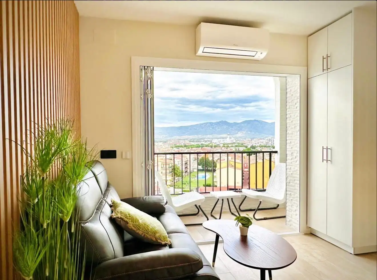 Mini appartamento con terrazza in vendita a Pasaje DELTA MUGA, imagen 3
