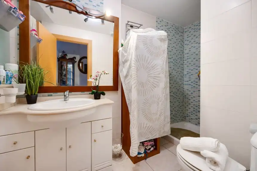 Baño de Casa adosada en venta en Rojales con Piscina comunitaria