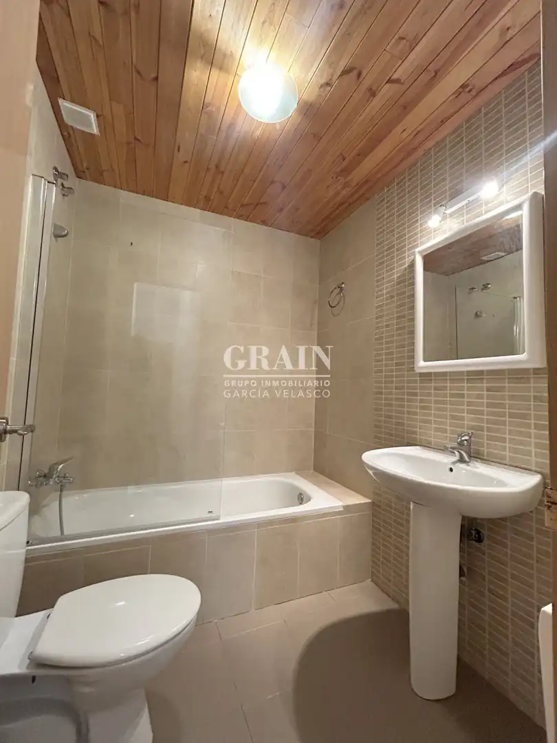 Bathroom of Flat for sale in Chinchilla de Monte-Aragón  with Heating