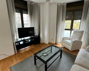 Living room of Flat to rent in  Madrid Capital  with Air Conditioner, Heating and Furnished