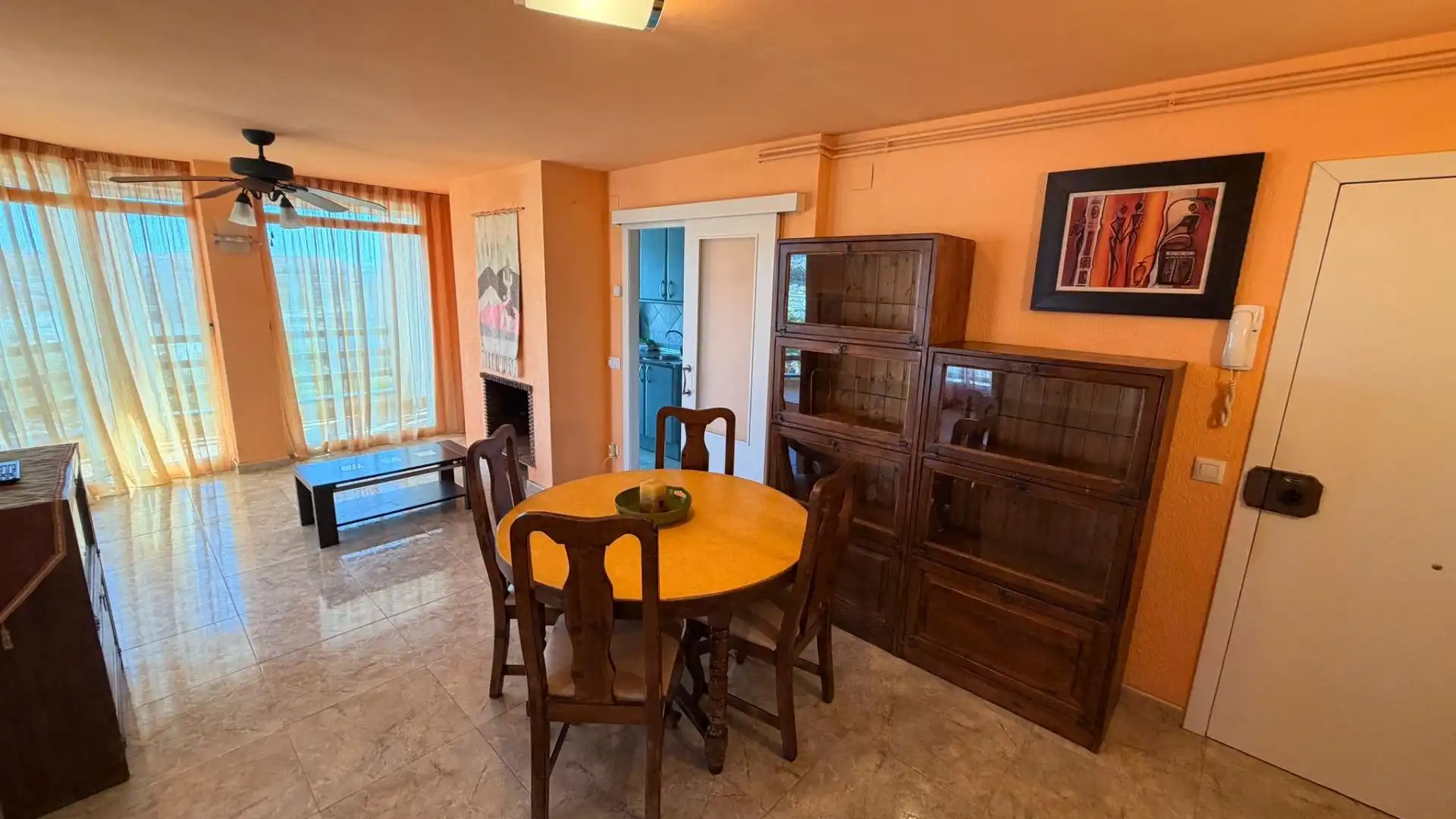 Menjador de Pis en venda en Pineda de Mar amb Aire condicionat, Calefacció i Terrassa