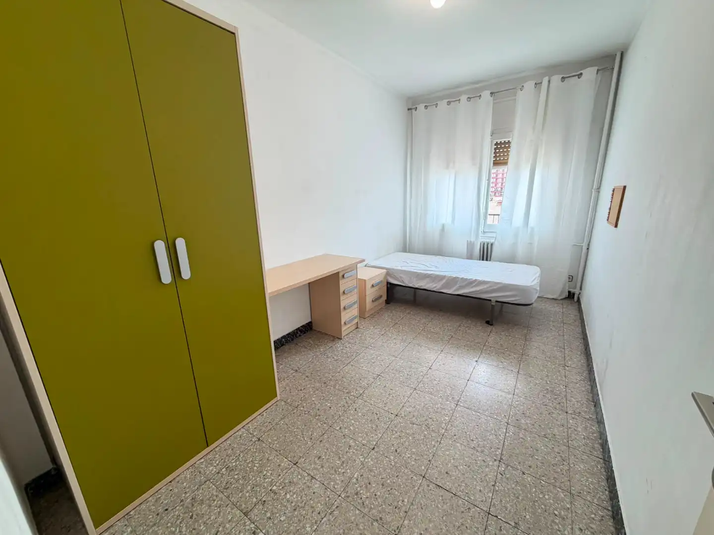 Habitación de Piso de alquiler en Lleida con Calefacción, Amueblado y Horno