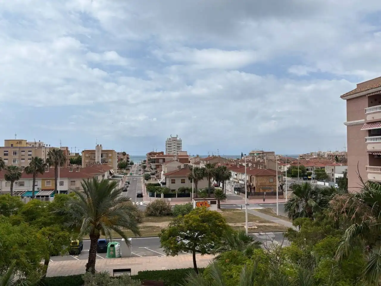 Vista exterior de Pis en venda en Santa Pola amb Terrassa i Piscina comunitària