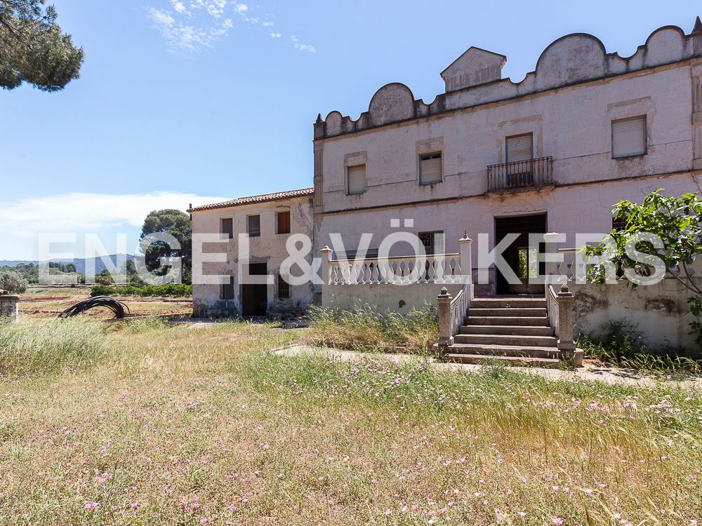 Vista exterior de Finca rústica en venda en Montesa amb Aire condicionat, Calefacció i Jardí privat