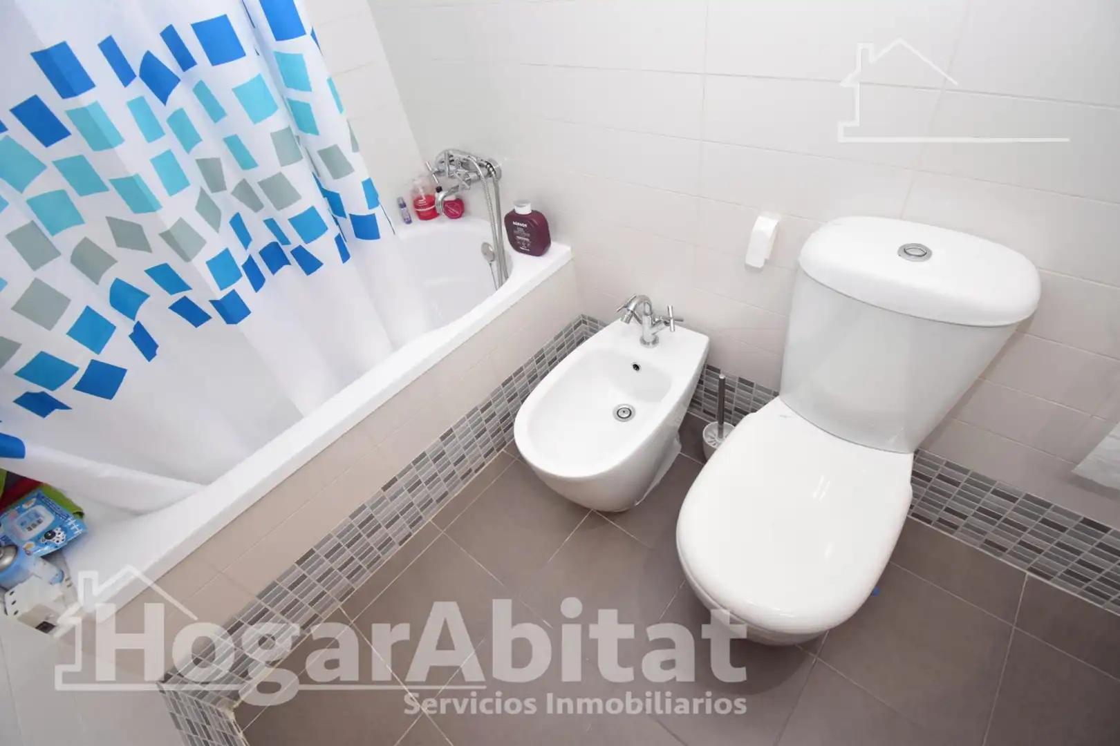 Baño de Piso en venta en Almazora / Almassora con Aire acondicionado, Terraza y Trastero