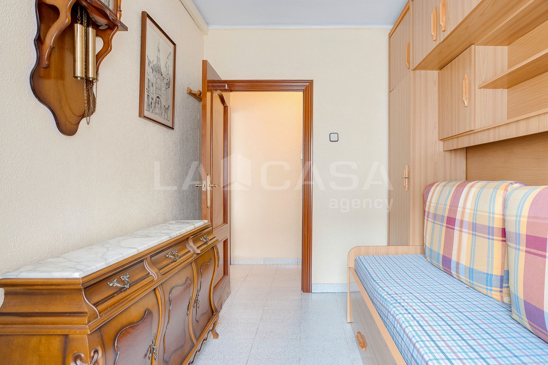 Flat for sale in Cornellà de Llobregat  with Heating