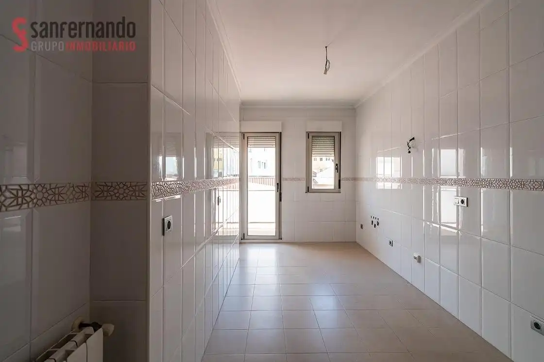 Piso en venta en Torrelavega  con Terraza y Balcón