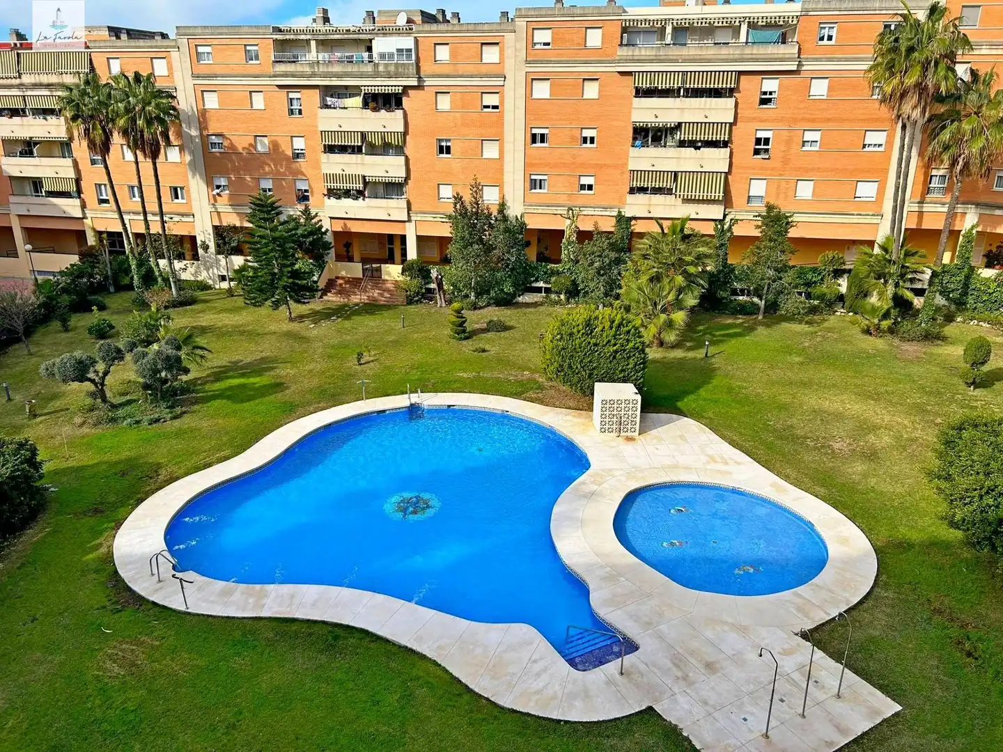 Piscina de Pis en venda en Málaga amb Aire condicionat, Calefacció i Jardí privat