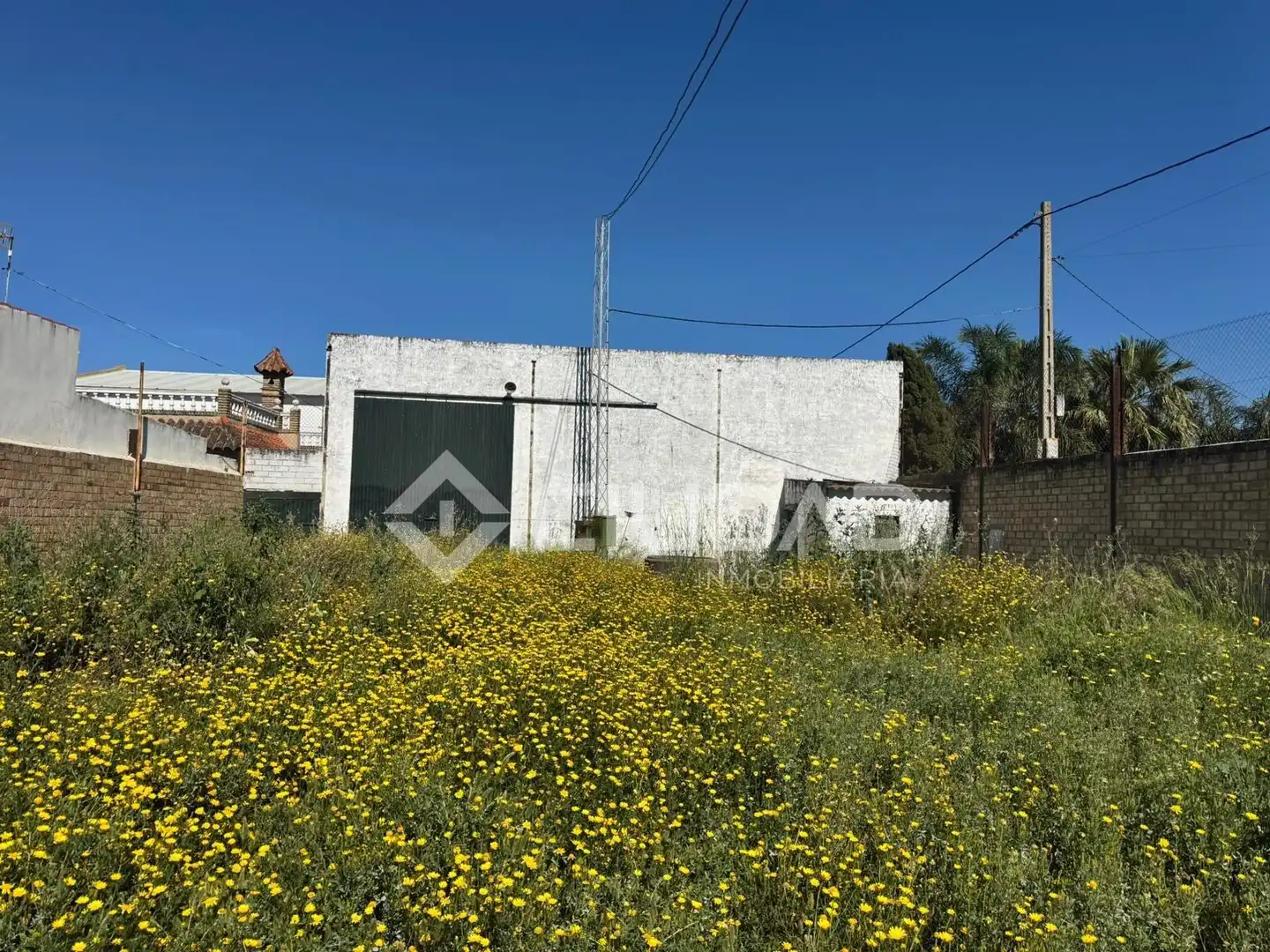 Vista exterior de Nau industrial en venda en Sanlúcar de Barrameda