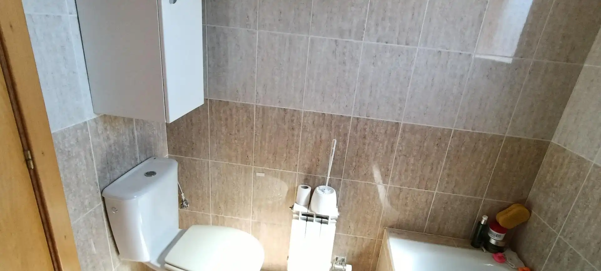 Badezimmer von Einfamilien-Reihenhaus zum Verkauf in Cogollos mit Heizung und Privatgarten
