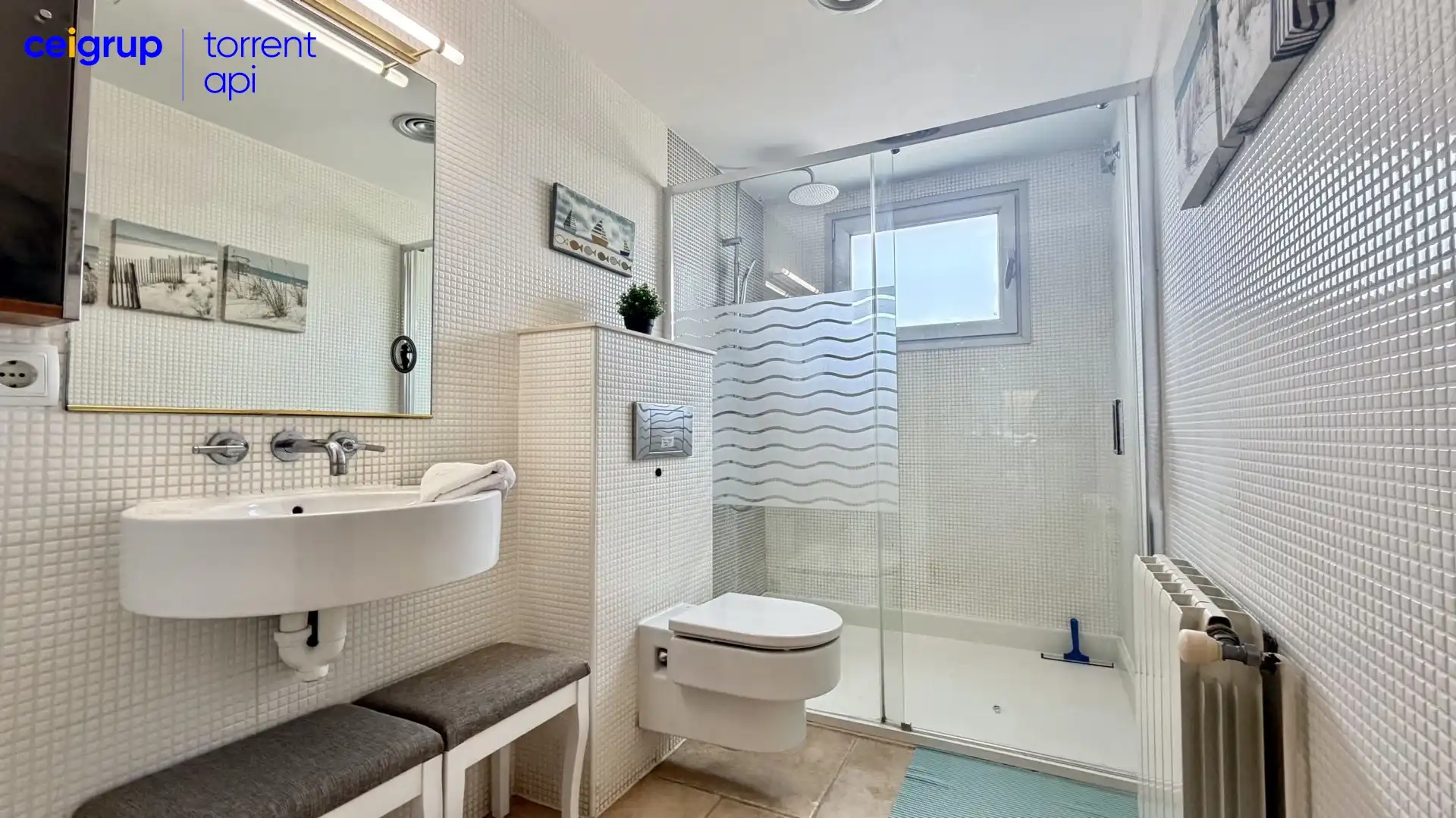 Bathroom of Houses for sale in L'Escala  with Air Conditioner, Heating and Terrace