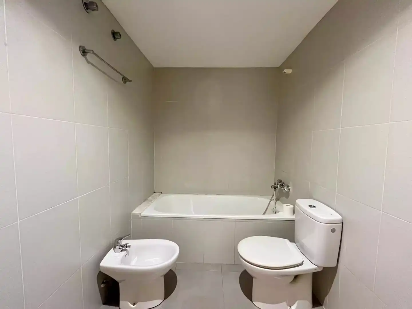 Bathroom of Duplexes for sale in Figueres  with Air Conditioner and Terrace