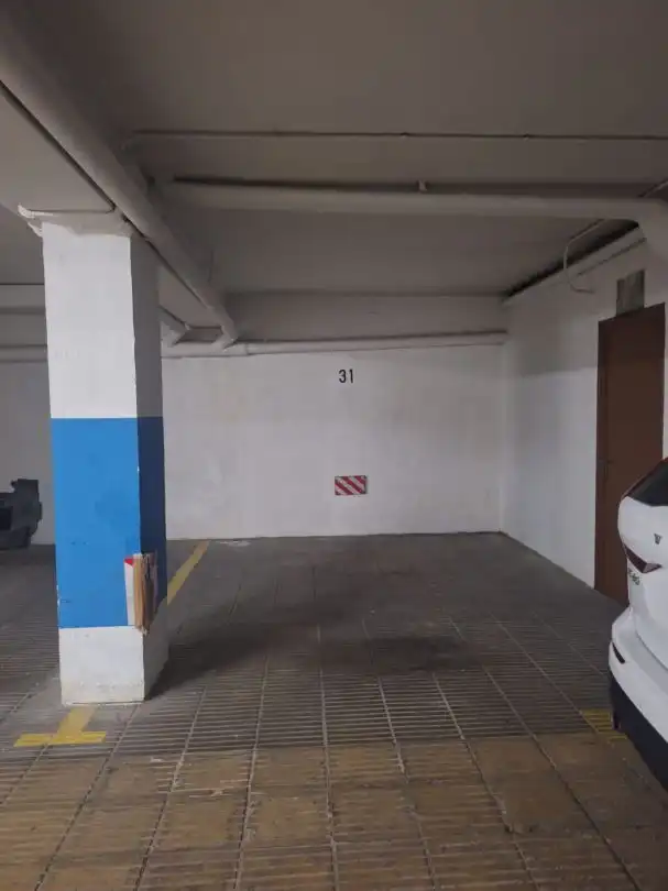 Parkplatz von Garage zur Miete in Huesca