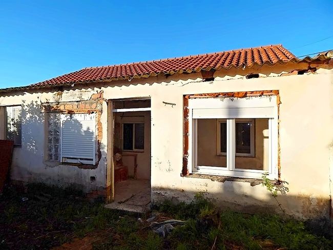 Exterior view of House or chalet for sale in La Bañeza   with Private garden