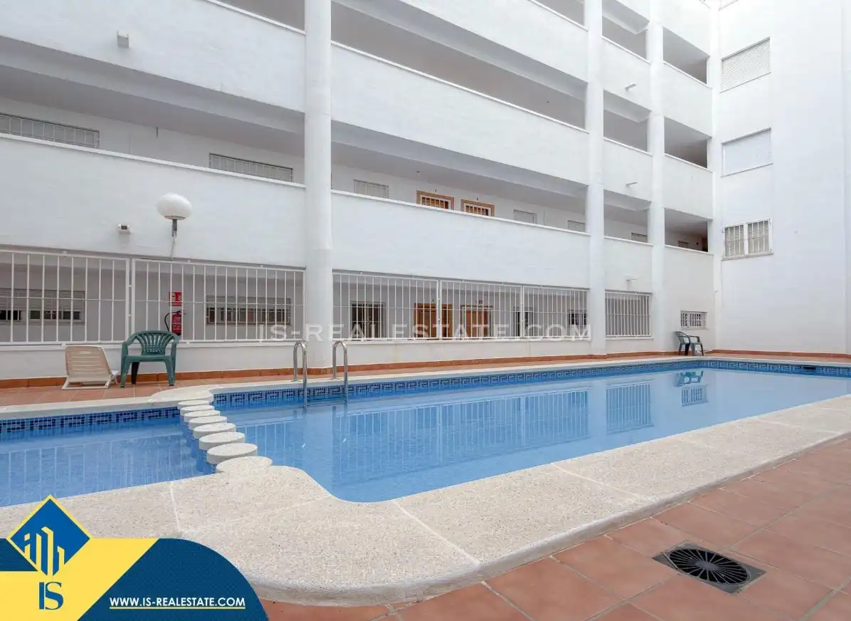Piscina de Apartamento en venta en Torrevieja con Aire acondicionado, Calefacción y Terraza
