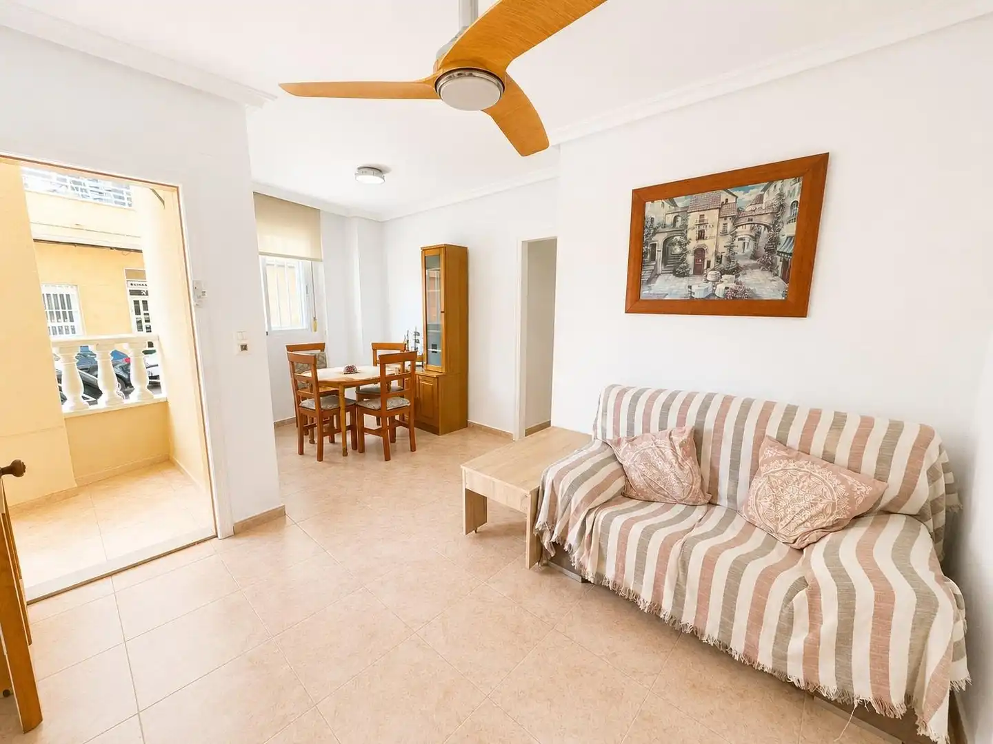 Sala de estar de Planta baja en venta en Torrevieja con Amueblado, Lavadora y Microondas