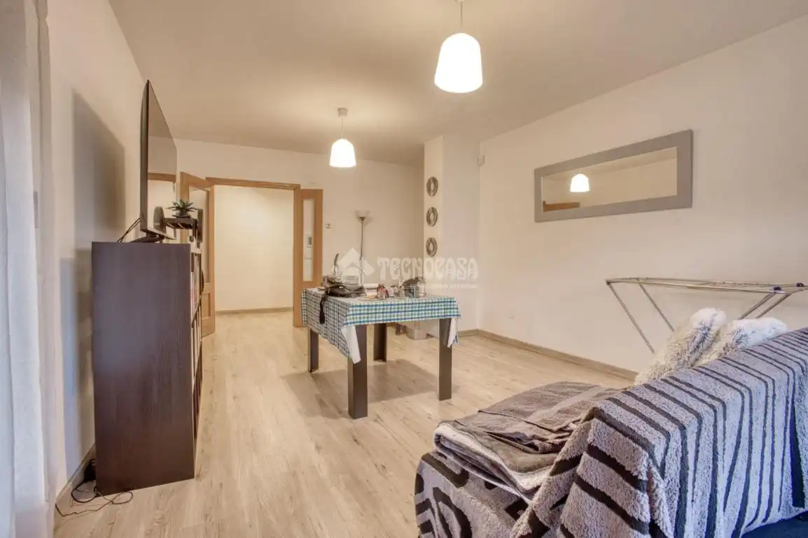 Piso en venta en Villamayor con Calefacción, Jardín privado y Terraza