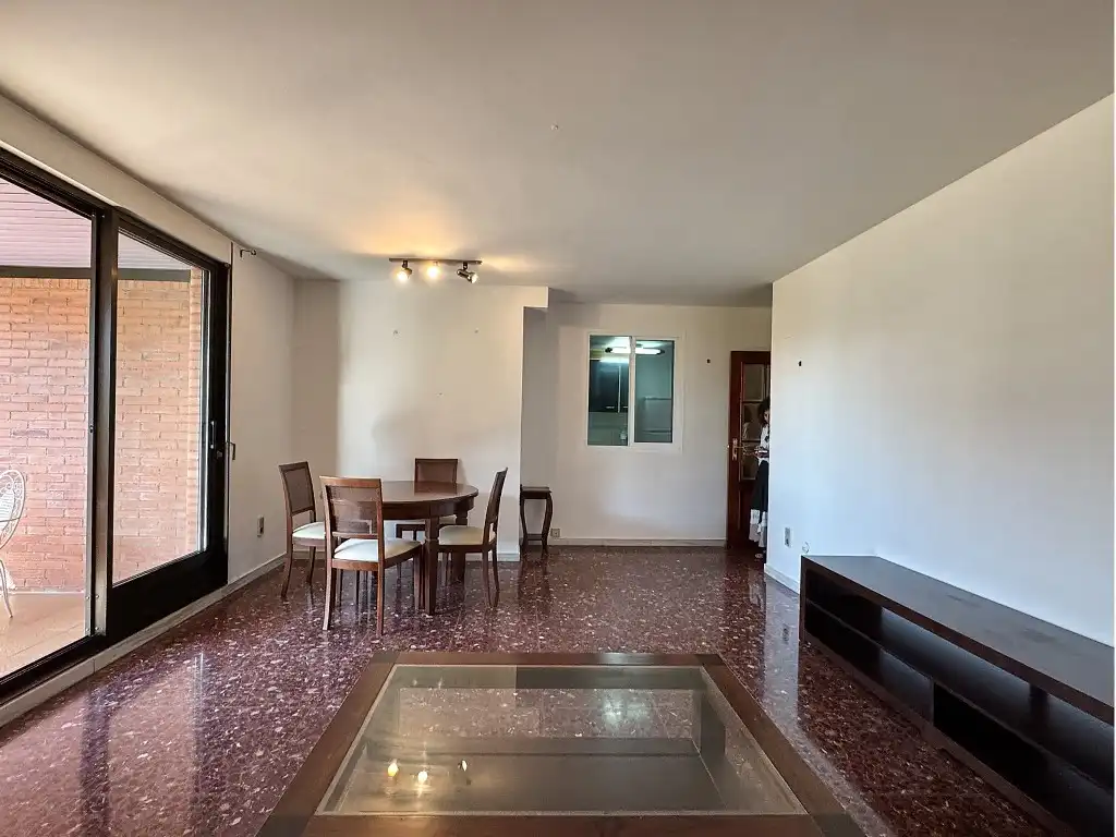 Sala d'estar de Pis en venda en Zaragoza amb Jardí privat