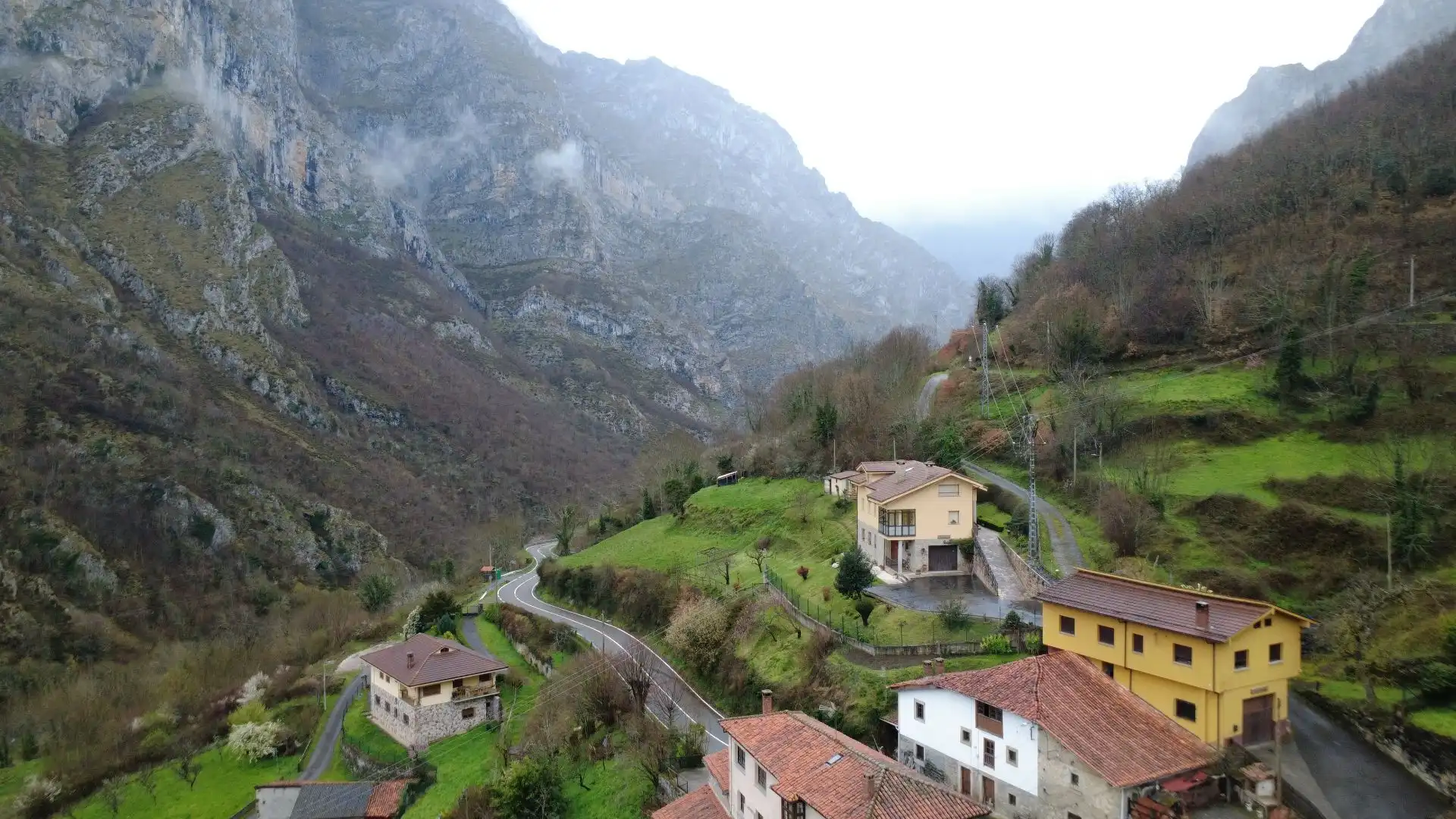 Vista exterior de Casa o xalet en venda en Oseja de Sajambre amb Calefacció