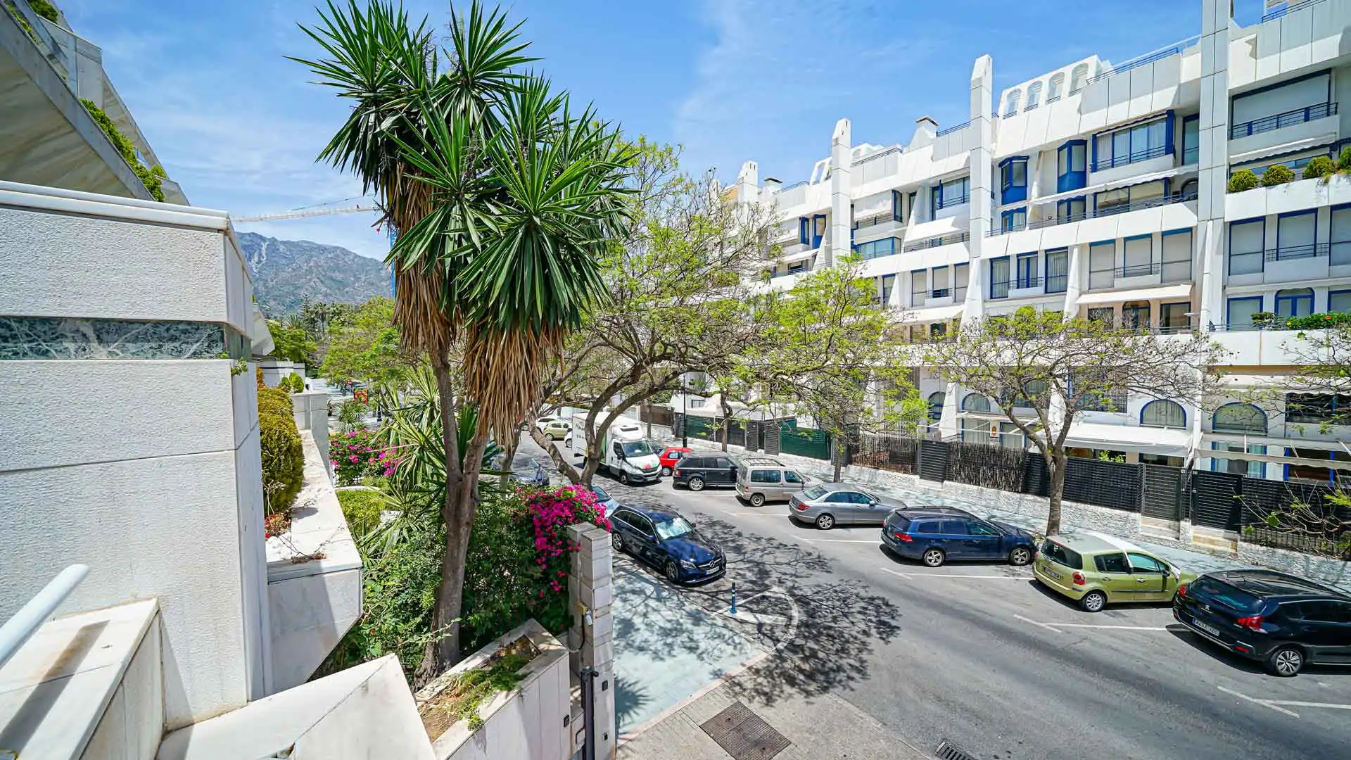 Vista exterior de Apartament en venda en Marbella amb Aire condicionat, Calefacció i Terrassa