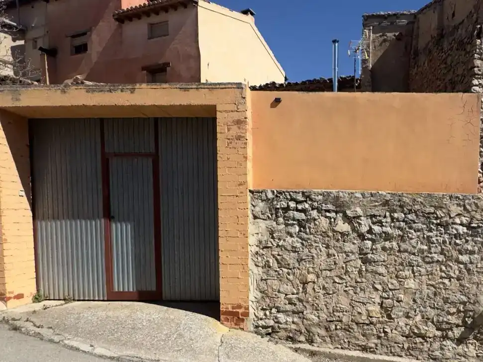 Vista exterior de Pis en venda en Gea de Albarracín amb Traster i Moblat