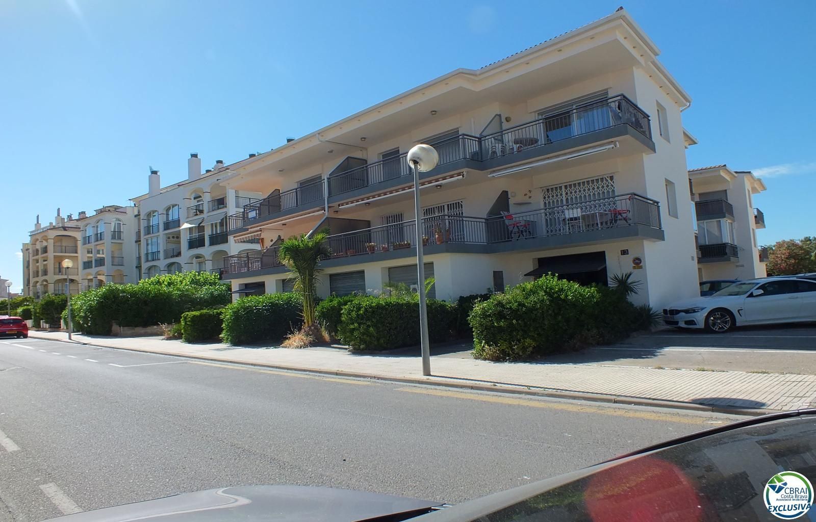 Vista exterior de Apartament en venda en Roses amb Moblat