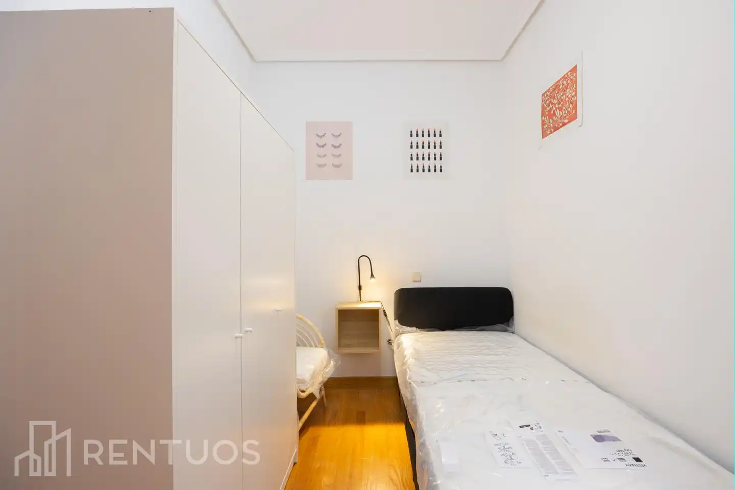 Schlafzimmer von Wohnung zur Miete in Madrid mit Heizung, Parkett und Möbliert