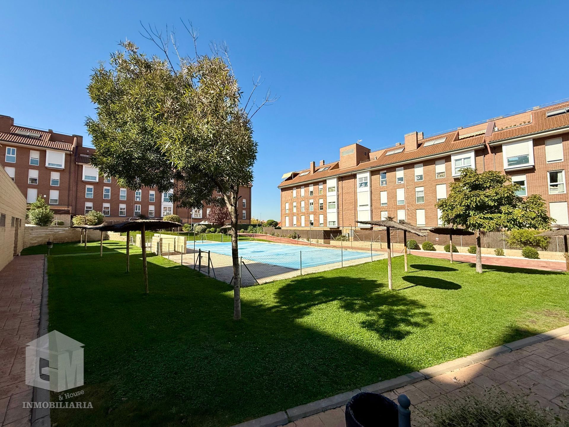 Exterior view of Flat to rent in Arroyomolinos (Madrid)  with Heating, Storage room and Community pool