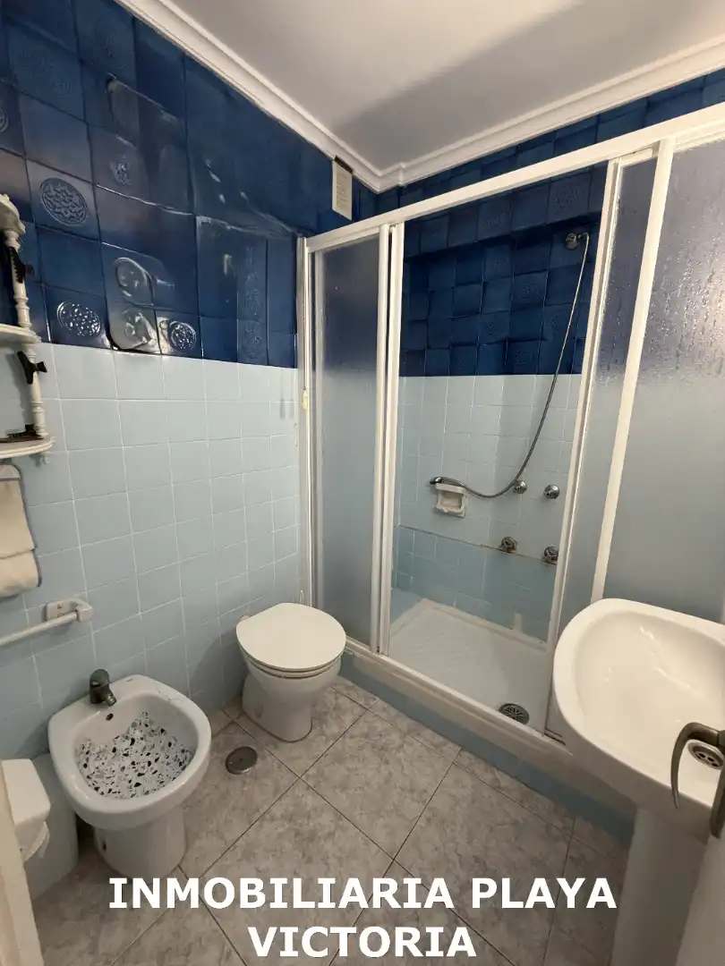 Bathroom of Flat for sale in Cádiz