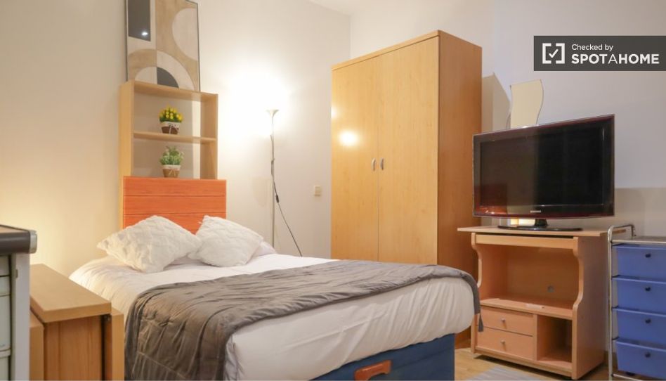 Piso de alquiler en Bellas Vistas - Imagen 2