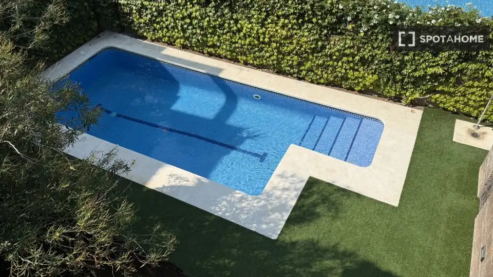Piso con terraza en alquiler en L'Eixample, imagen 17