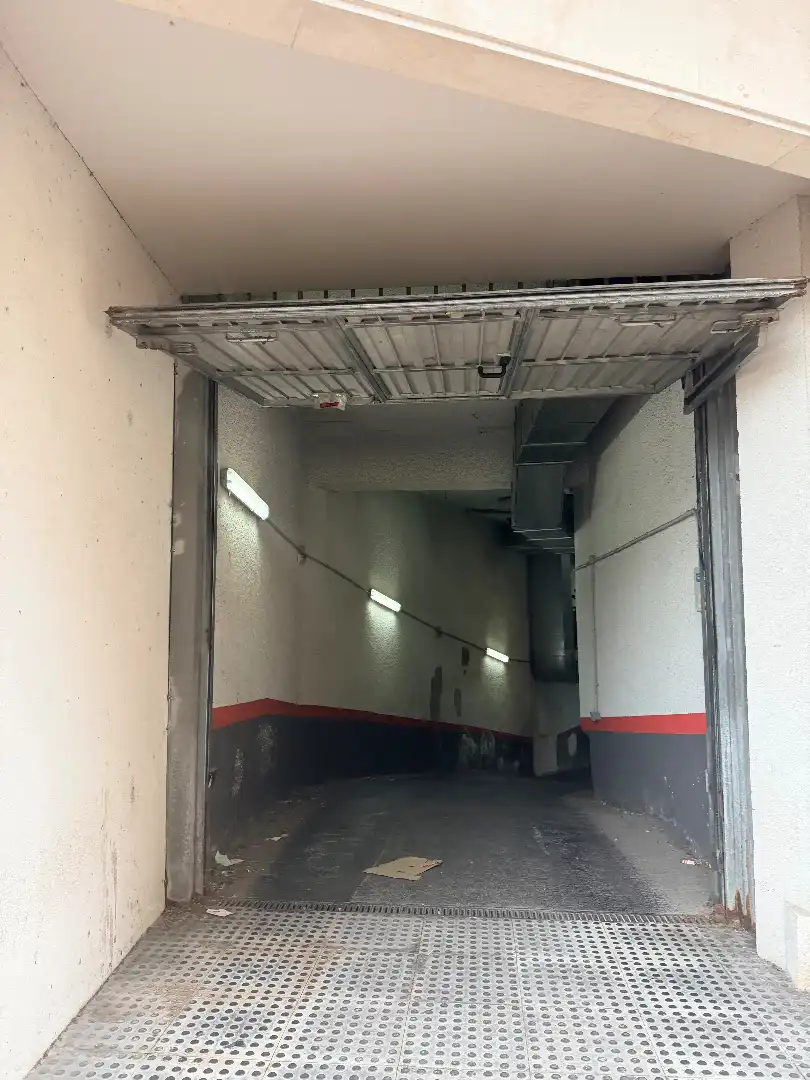 Parking de Dúplex en venta en Torrelavega  con Calefacción, Parquet y Trastero