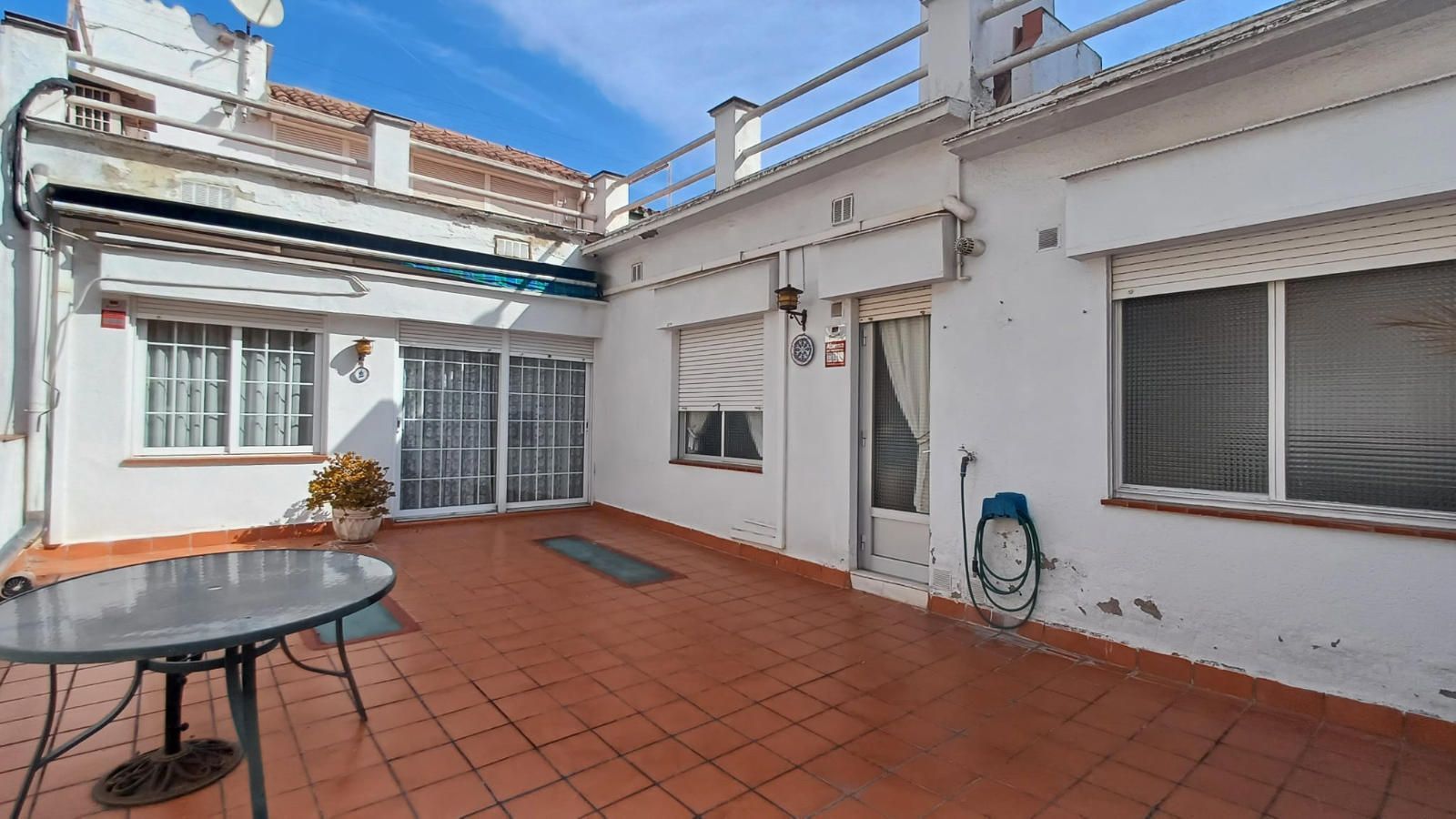 Vista exterior de Casa o xalet en venda en Sabadell amb Aire condicionat, Calefacció i Terrassa