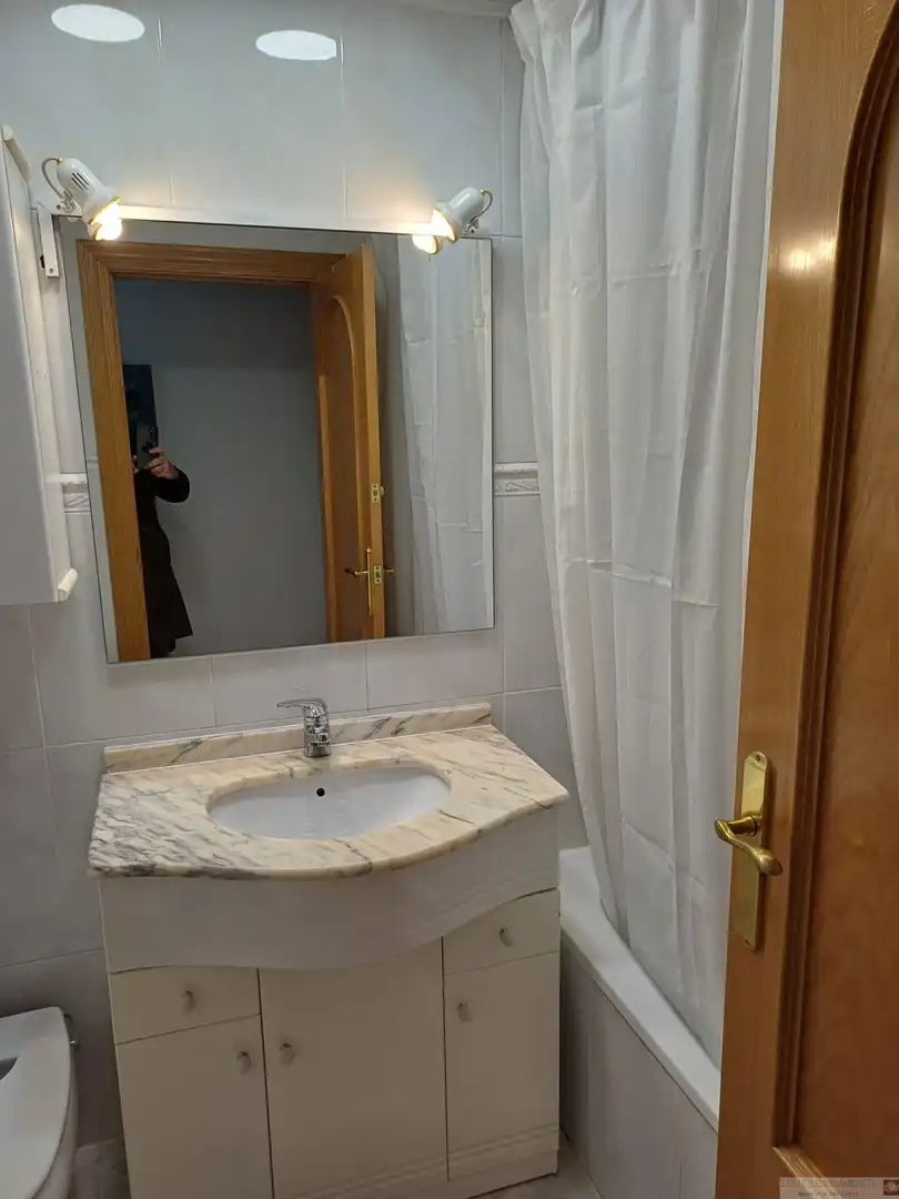 Badezimmer von Wohnungen zur Miete in Albacete mit Heizung, Terrasse und Möbliert