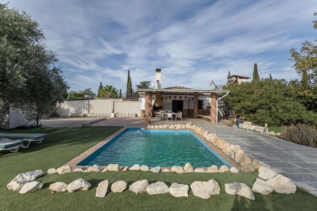 Swimming pool of Country house for sale in Atarfe  with Private garden, Swimming Pool and Jacuzzi