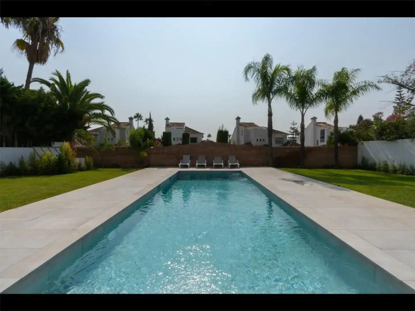 Swimming pool of Flat for rent in Nueva Andalucía