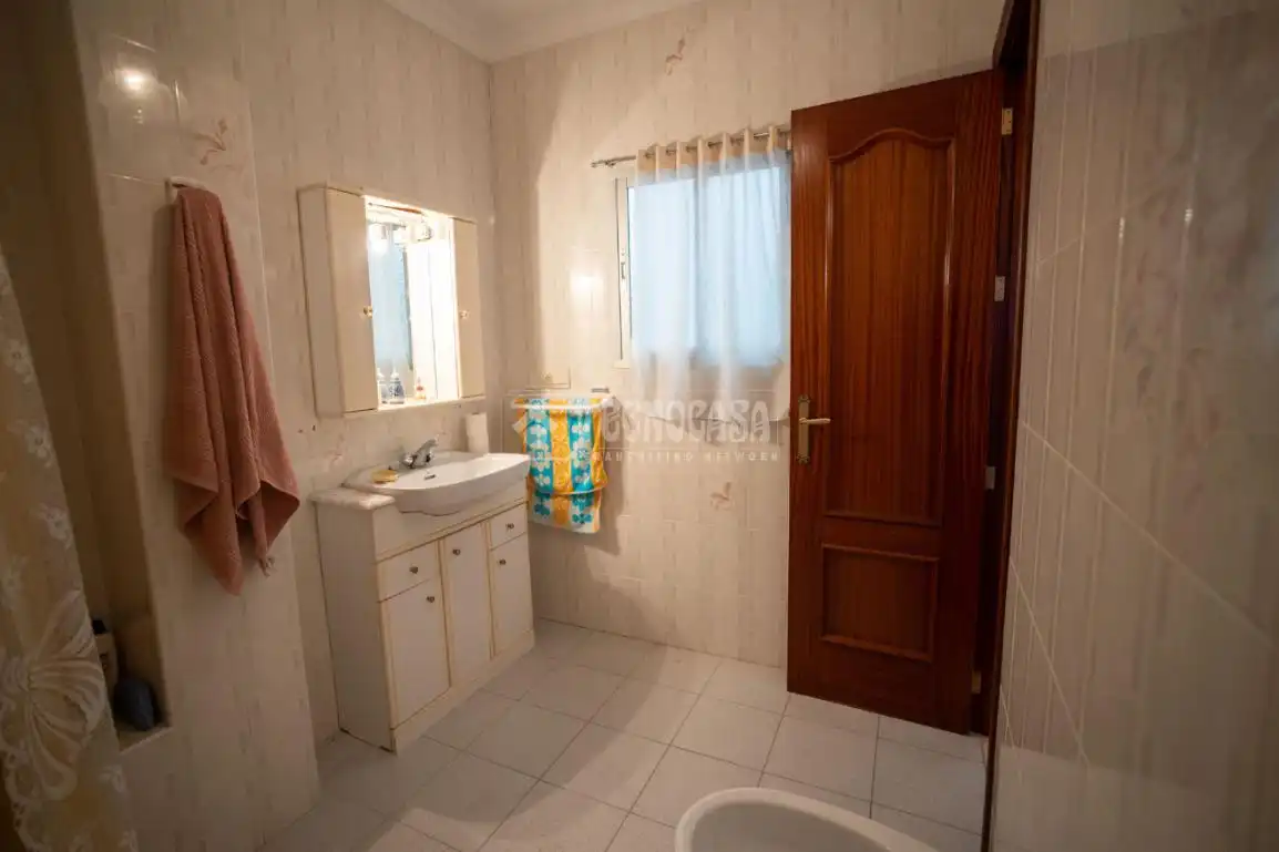 Baño de Casa adosada en venta en Villanueva del Trabuco