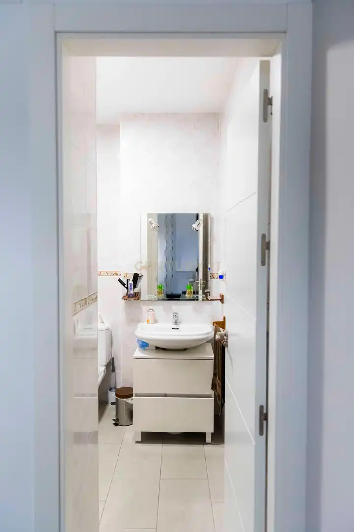 Badezimmer von Wohnung zum Verkauf in Campillos mit Klimaanlage, Privatgarten und Gemeinschaftspool