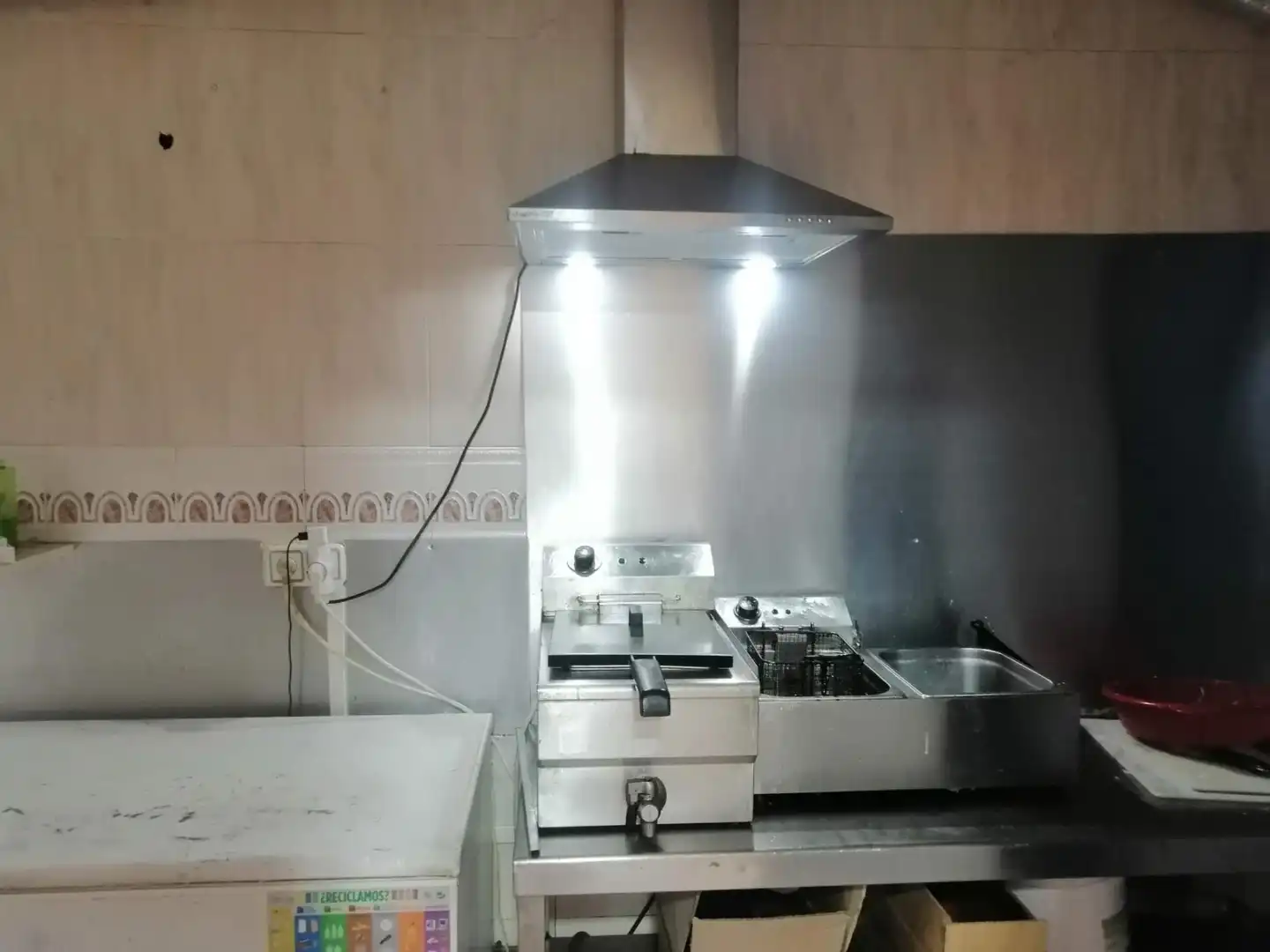 Cuina de Local en venda en Puebla de la Calzada amb Calefacció