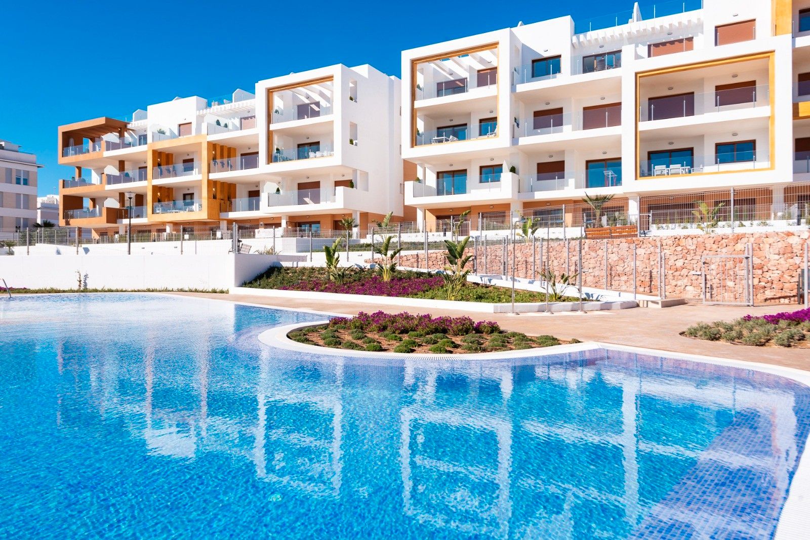 Swimming pool of Flat for sale in Orihuela  with Air Conditioner, Heating and Terrace