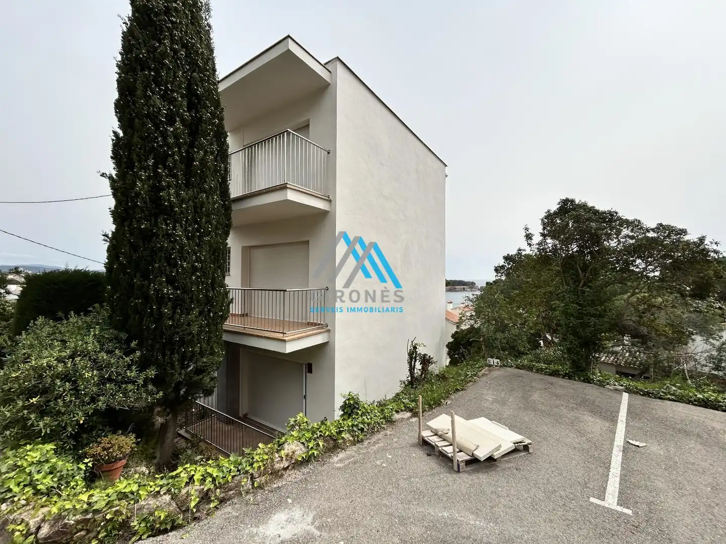 Vista exterior de Apartament de lloguer en Sant Feliu de Guíxols amb Calefacció, Terrassa i Alarma