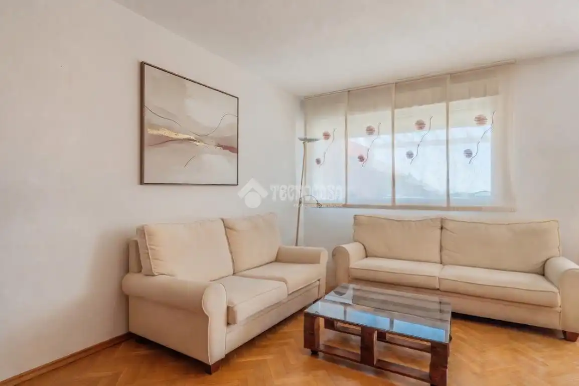 Casa aparellada en venda a Las Castañeras - Bulevar, imagen 3