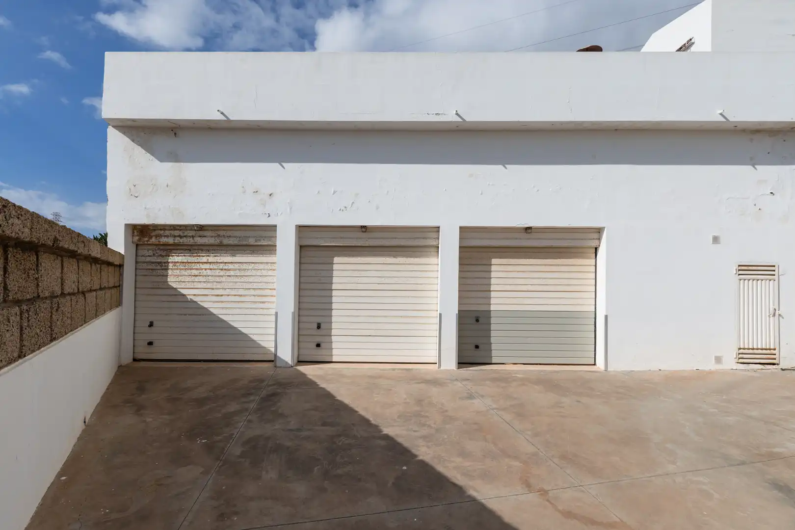 Vista exterior de Casa o xalet en venda en Candelaria amb Aire condicionat, Jardí privat i Terrassa