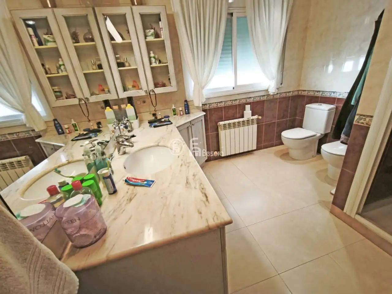Casa aparellada amb jardí en venda a Avenida Lluís Companys, imagen 24
